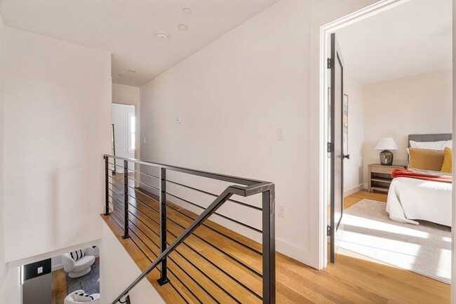 Building Photo - 272 E Eagle St