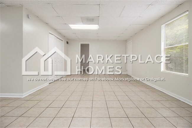 Building Photo - 1145 Mainstreet Valley Dr