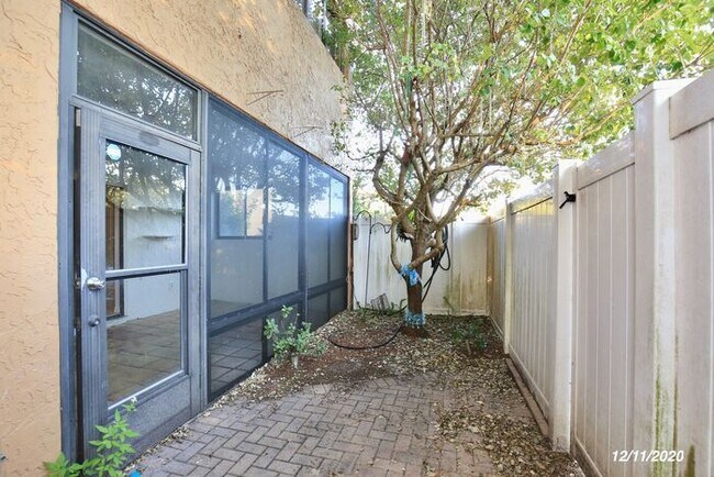 Building Photo - 5848 Windhover Dr