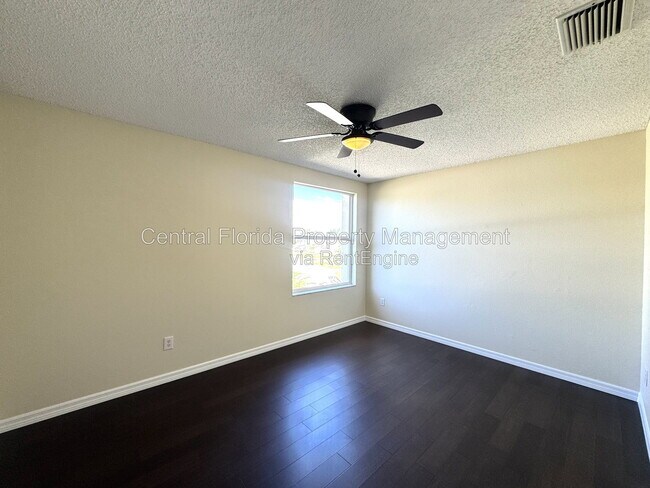Building Photo - 2985 Viscount Cir