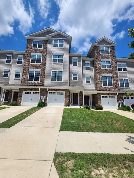 Primary Photo - 111 Clydesdale Ln