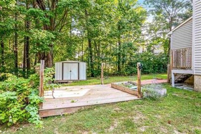 Building Photo - 56 Morellen Ln