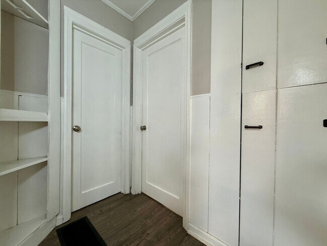 Building Photo - RD T 23-029