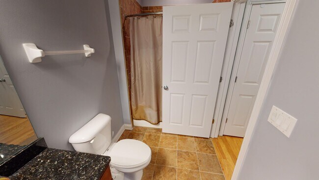 Building Photo - 252 Stetson St