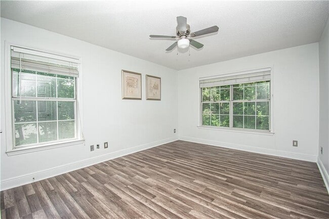 Building Photo - 1302 Santa Fe Pkwy