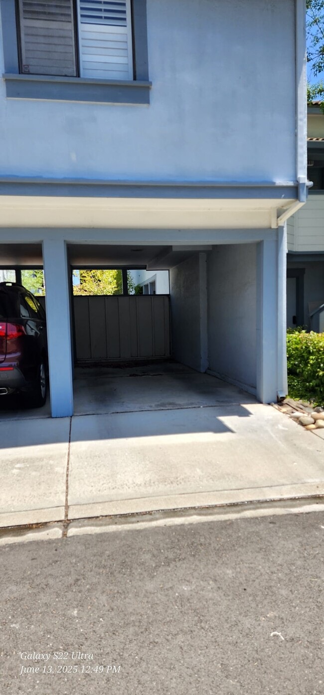 Carport next to grarage - 34752 Hemet Common