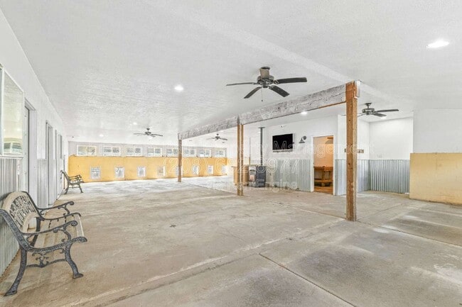 Building Photo - 17778 E Canary Creek Rd