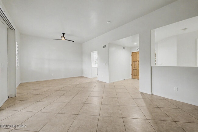 Building Photo - 5555 N Cres Ridge Dr