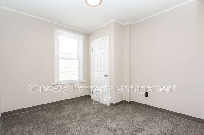 Building Photo - 8 W 8th St