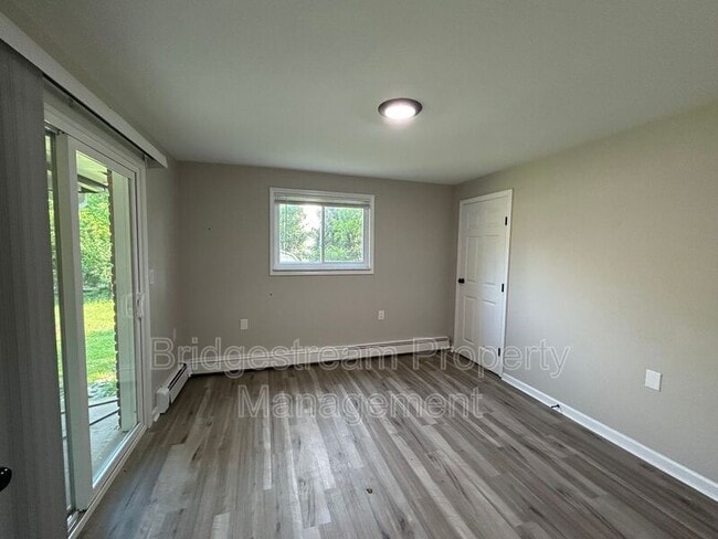 Building Photo - 3920 Barrymore Ln