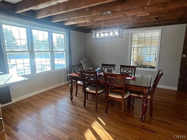 Building Photo - 6049 S Bay Rd