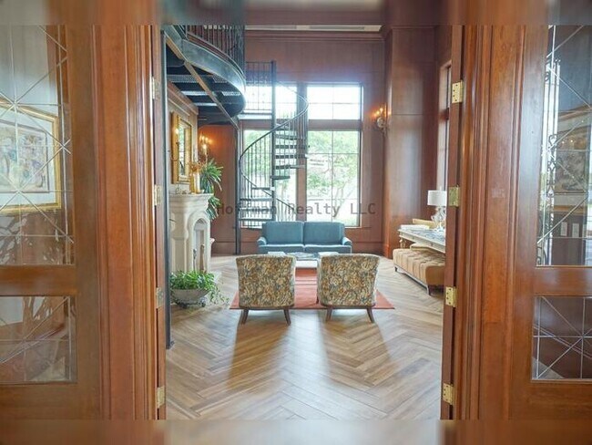 Building Photo - It's All About the View! Fully Furnished Luxury Living