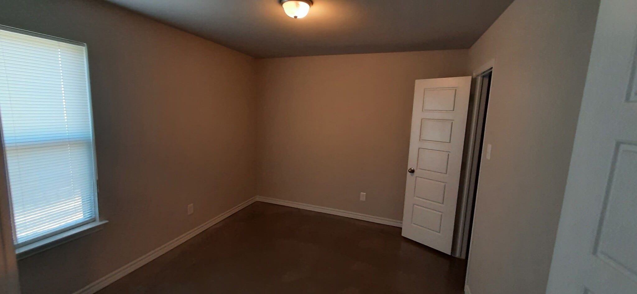 Building Photo - 110 Lollipop