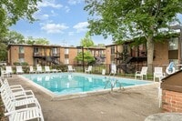 Building Photo - Green Hills Condo Living!