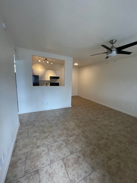 Building Photo - Juniper Canyon *Newly Remodeled Units*