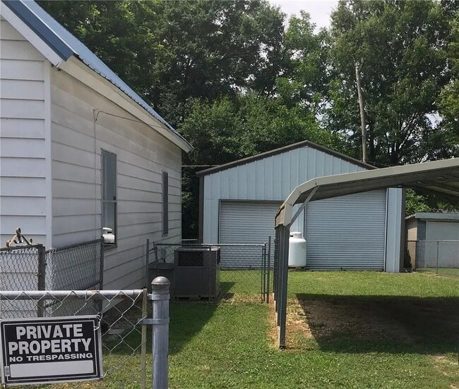 Building Photo - 109 Simmons St