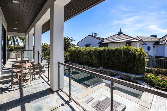 Building Photo - 2907 Cliff Dr