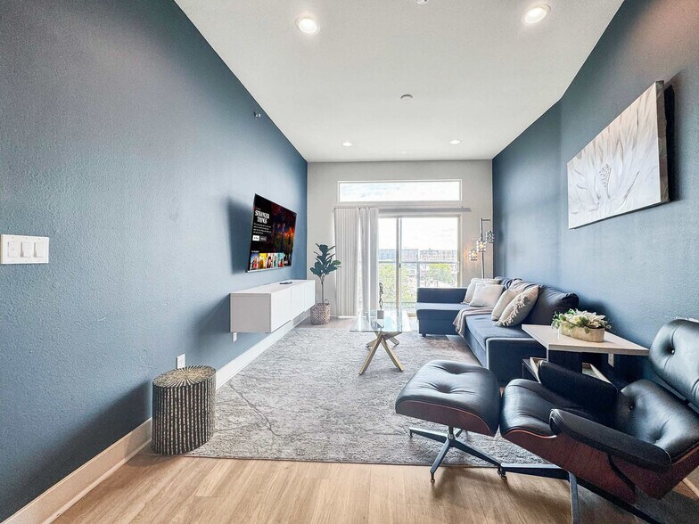 Building Photo - 2916 Indiana St