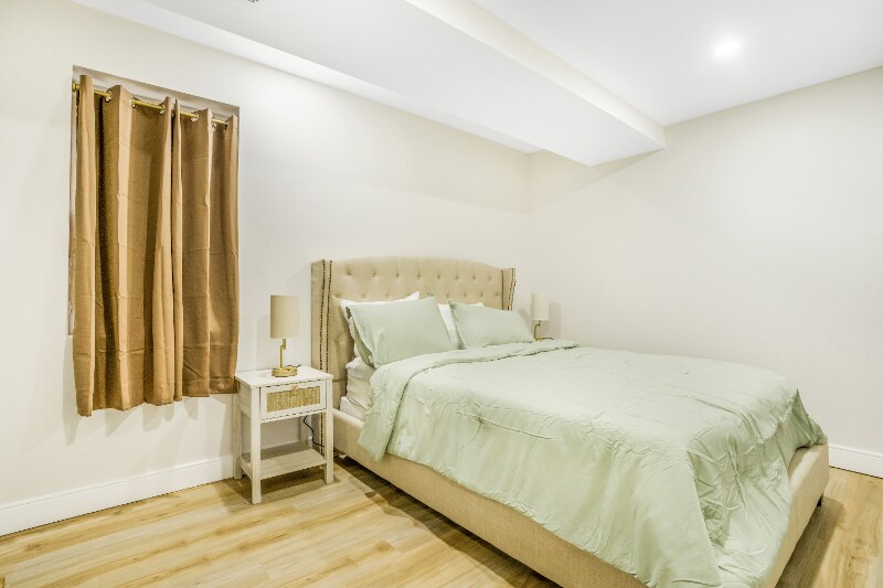 Building Photo - 1704 N Springfield Ave