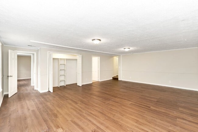 Building Photo - Hot Listing! Modern 3BR/2BA in Talladega –...