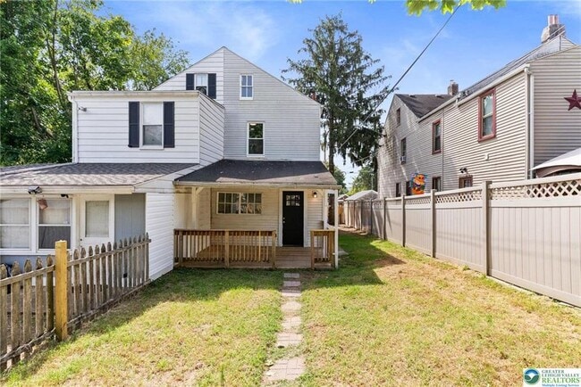 Building Photo - 821 Jackson St