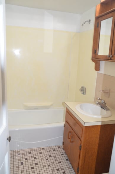 Building Photo - 34 Fountain St