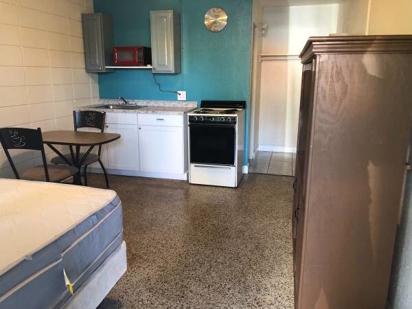 Building Photo - 570 34th St N