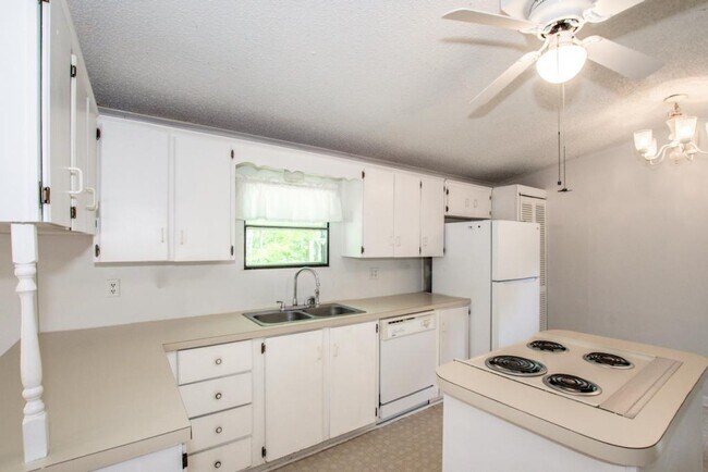 Building Photo - 7967 Caswell Rd