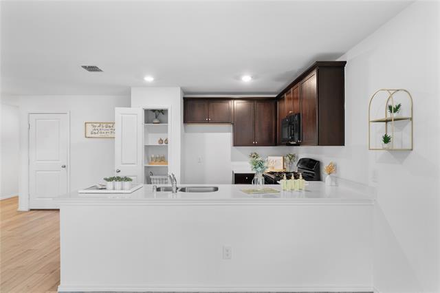 Building Photo - 1604 Helmoken Falls Dr