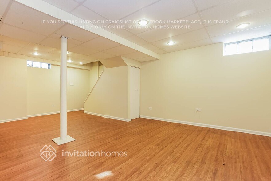 Building Photo - 1221 Oneida St