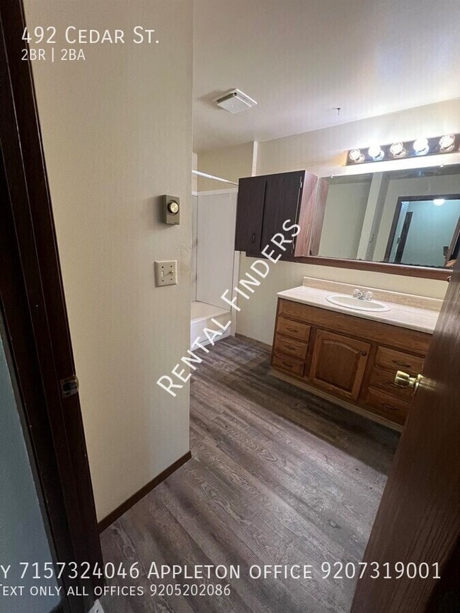 Building Photo - 492 Cedar St