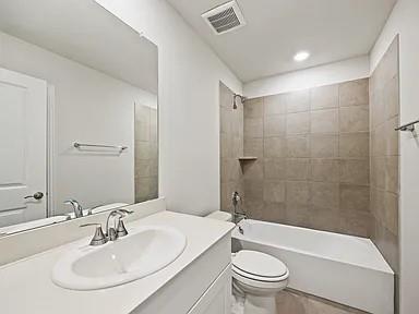 Building Photo - 1017 Emberwood Dr