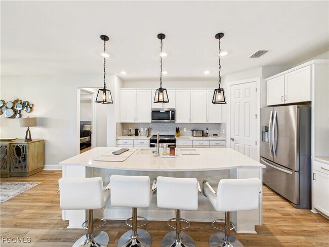 Building Photo - 19563 Utopia Ln