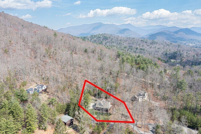 Building Photo - East AVL - Contemporary Farmhouse on Large Wooded Lot