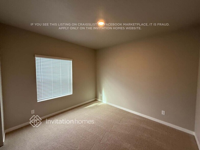 Building Photo - 972 Cascade Falls St