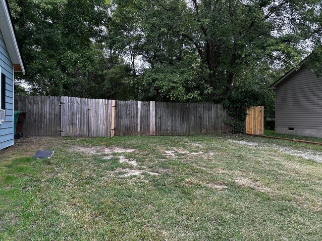 Building Photo - Renovated Bungalow in central High Point Location!!