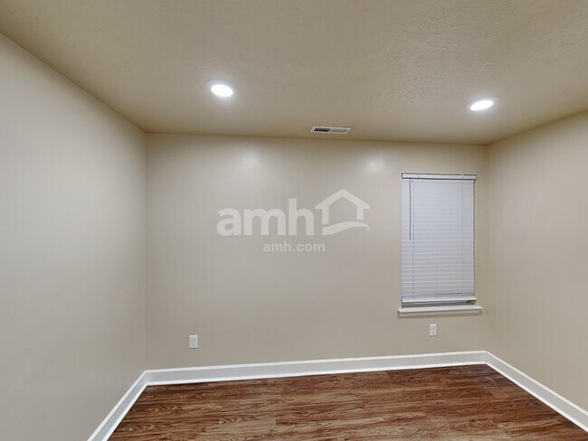 Building Photo - 4437 N Morgan Way