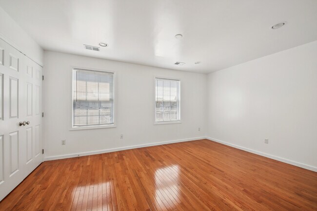 Building Photo - 314 Avenue B