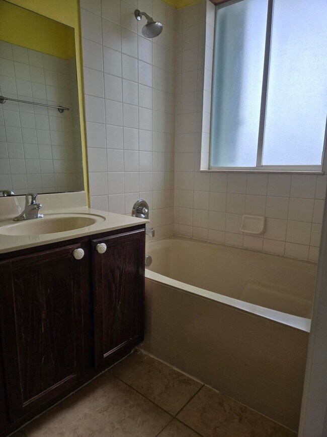 Building Photo - 3141 Laurel Ridge Cir