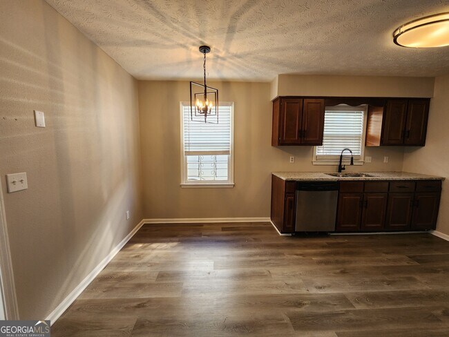 Building Photo - 419 Hannahatchee Ave