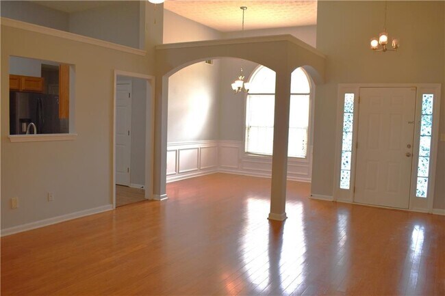 Building Photo - 910 Grace Dr