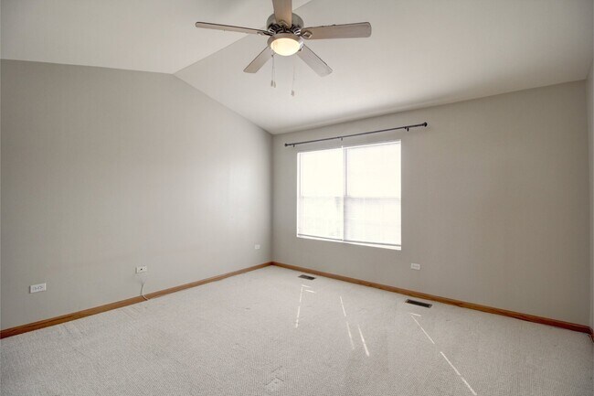 Building Photo - 238 S Alder Creek Dr