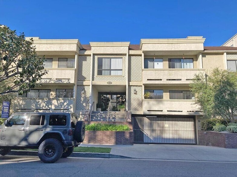 Building Photo - 1940 Malcolm Ave