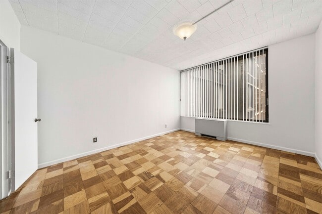 Building Photo - 9060 Palisade Ave