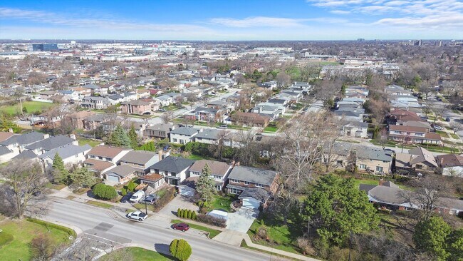 Building Photo - 5238 Pratt Ave