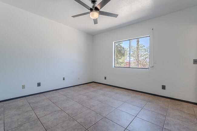 Building Photo - 8003 N Ischia Pl