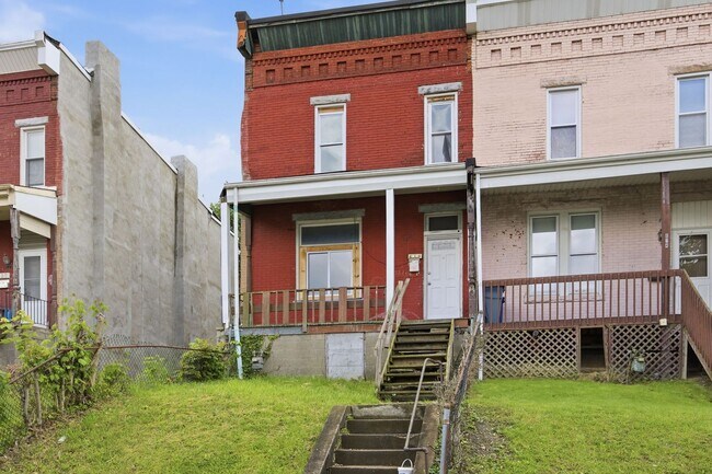 Building Photo - Three-Bedroom Home for Rent in Pittsburgh