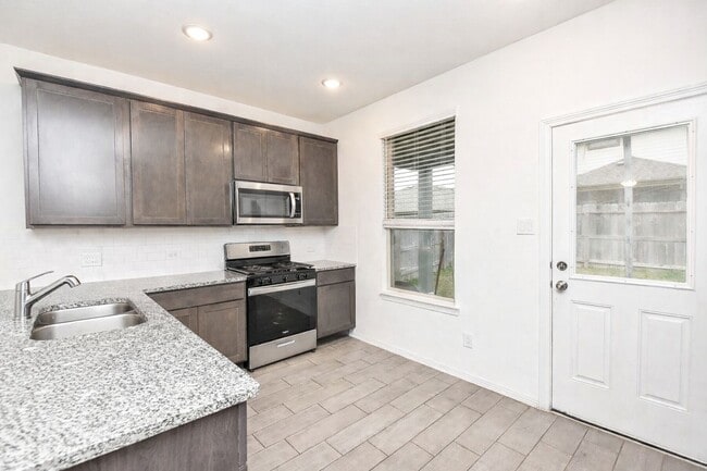 Building Photo - 22359 Auburn Cabin Ln