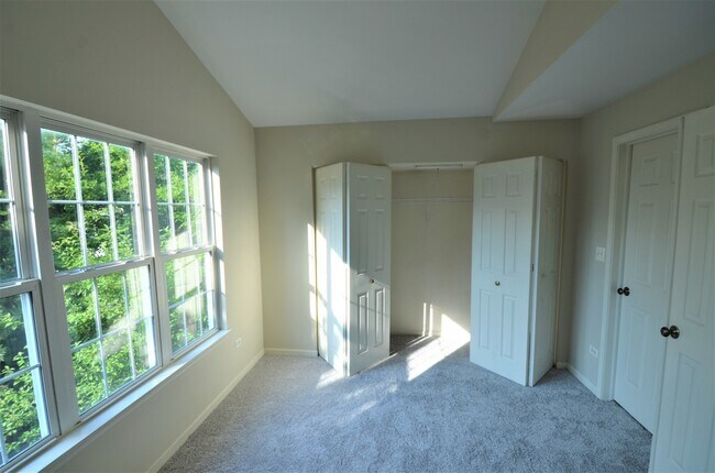 Building Photo - 2843 Rutland Cir
