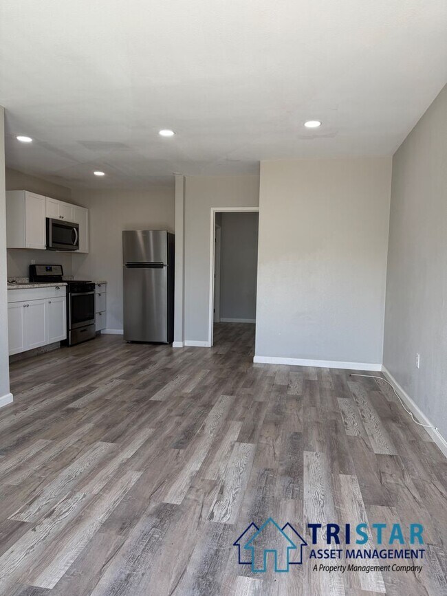Building Photo - Upgraded 1BD/1BA Apartment in Lakeside, CA - 1/2 Off Move-In Special!